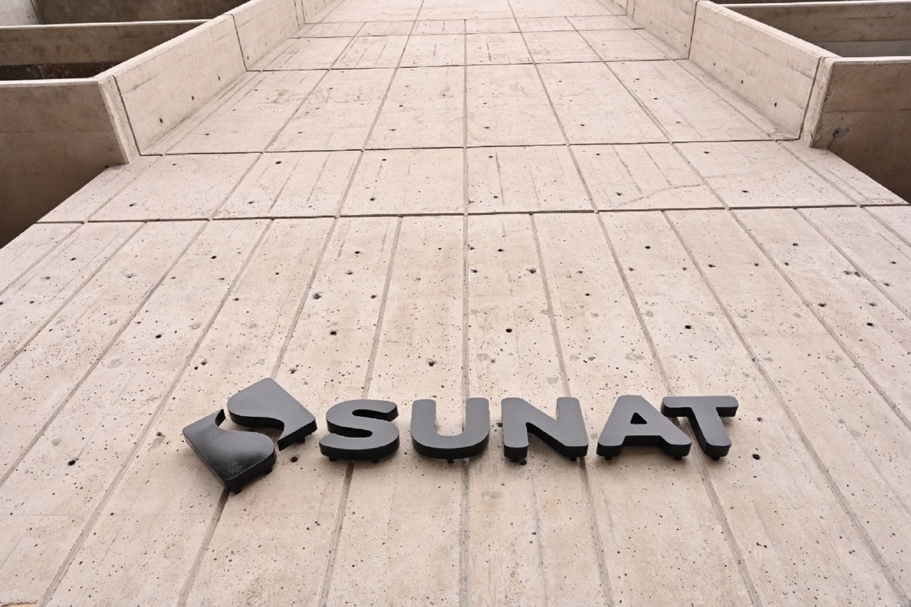 ¿SUNAT PUEDE PEDIR Y OBTENER MEDIDAS CAUTELARES EN EL PROCESO CONTENCIOSO ADMINISTRATIVO TRIBUTARIO?